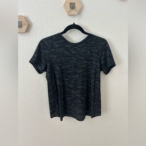 Lululemon Quick pace Black Camouflage Short Sleeve Top
